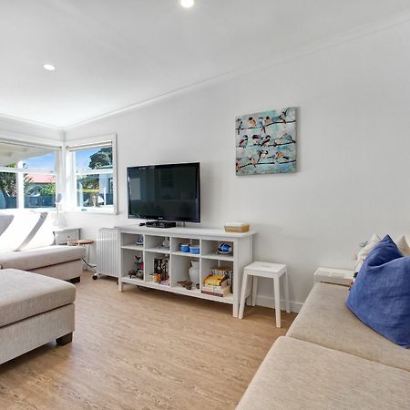 The Little Blue Bach In Oneroa Village By Waiheke Unlimited Extérieur photo